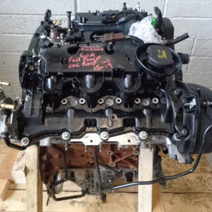 Command the Road with a Premium 3.0L TDV6 Engine for Your Range Rover Sport.