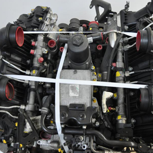 Professional supply and fit for a 448DT 4.4L SDV8 Diesel engine in your 2013 Range Rover Vogue