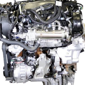 Power your Range Rover Sport HSE with a robust SDV6 3.0L diesel engine for 2016 models and a full warranty