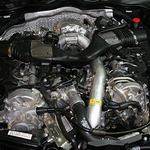 Install Mercedes S Class W221 OM642 V6 diesel engine with exclusive warranty and premium fitting service.